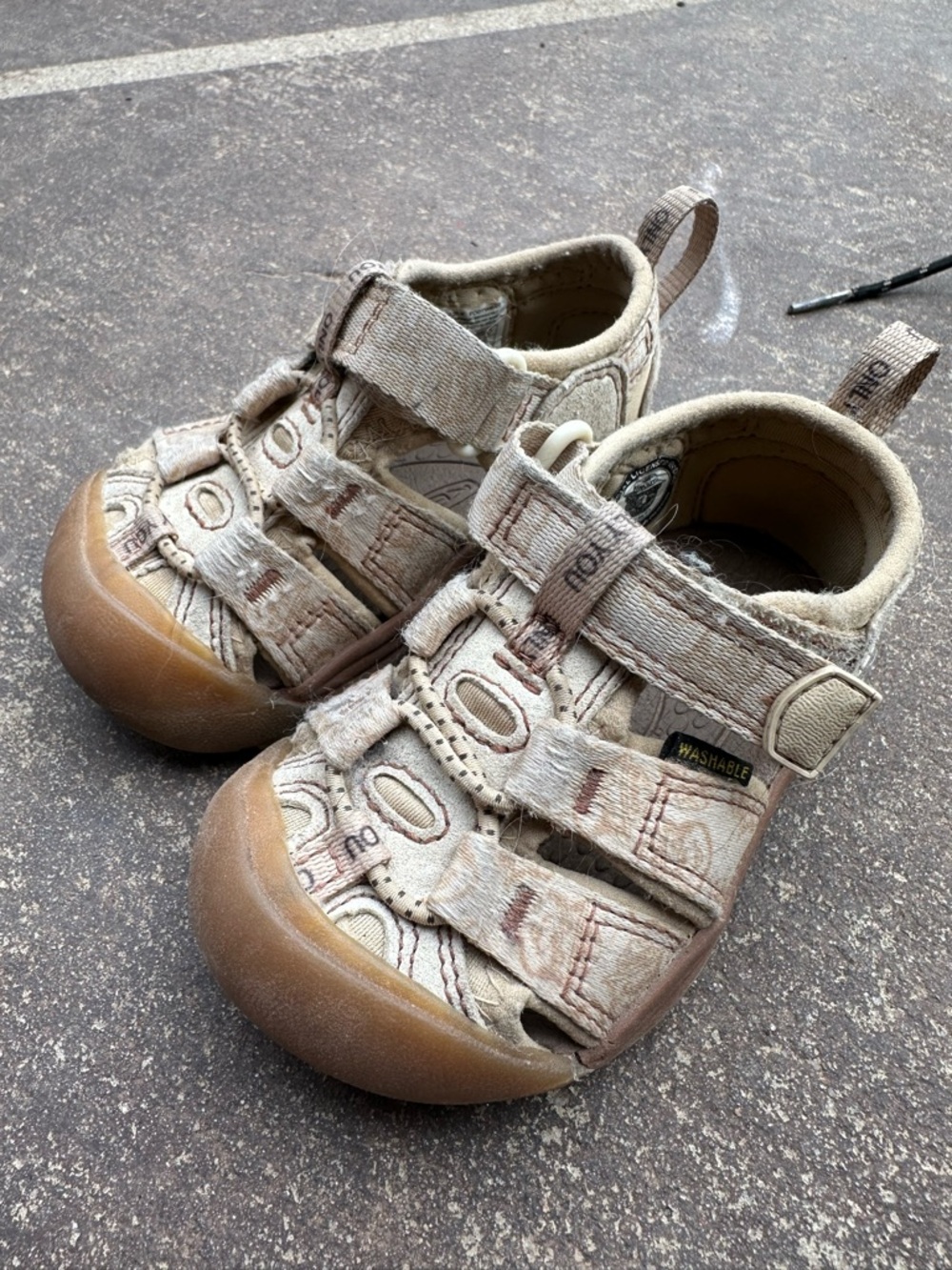 KEEN TODDLER SHOES SIZE 5